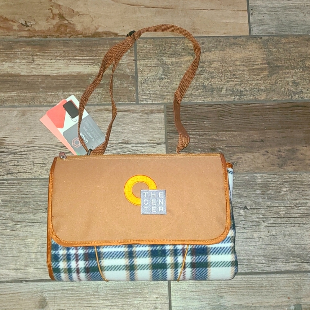 Oniva Outdoor Blanket Tote New